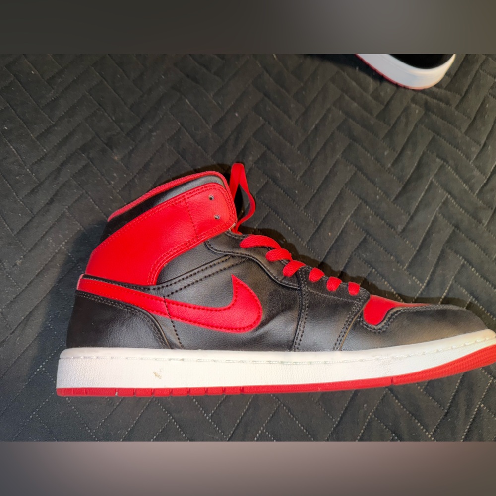 Nike Air Jordan 1, Men's Black and Red High-Top Sneakers